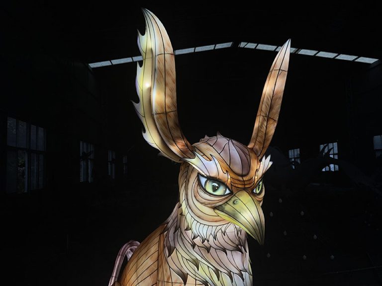 Animal Lantern Product Series：A legendary griffin-shaped monster lantern.