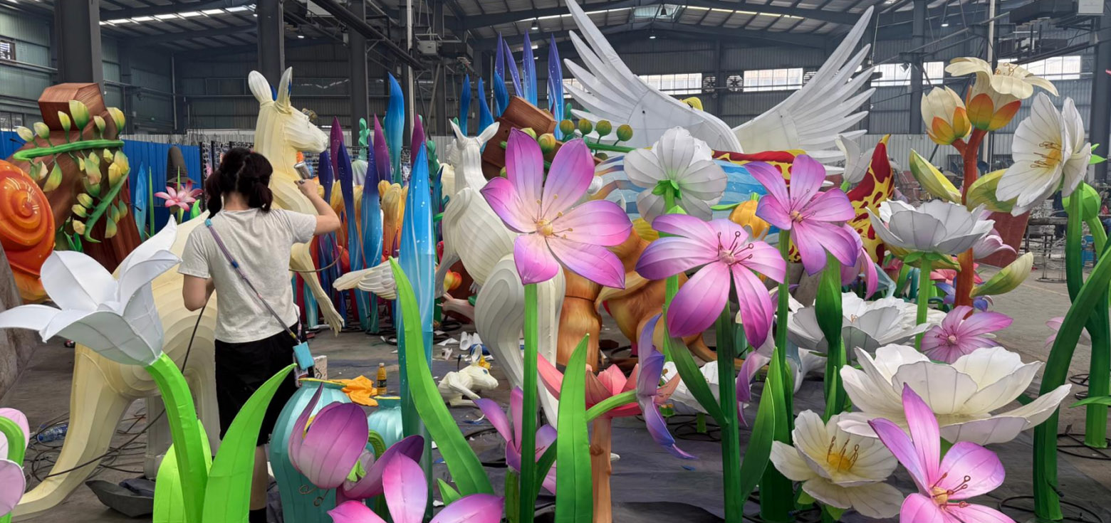 Zoo & Botanical garden Lantern Festival Solutions 9 Worker painting giant flower and animal lanterns for botanical garden light shows.