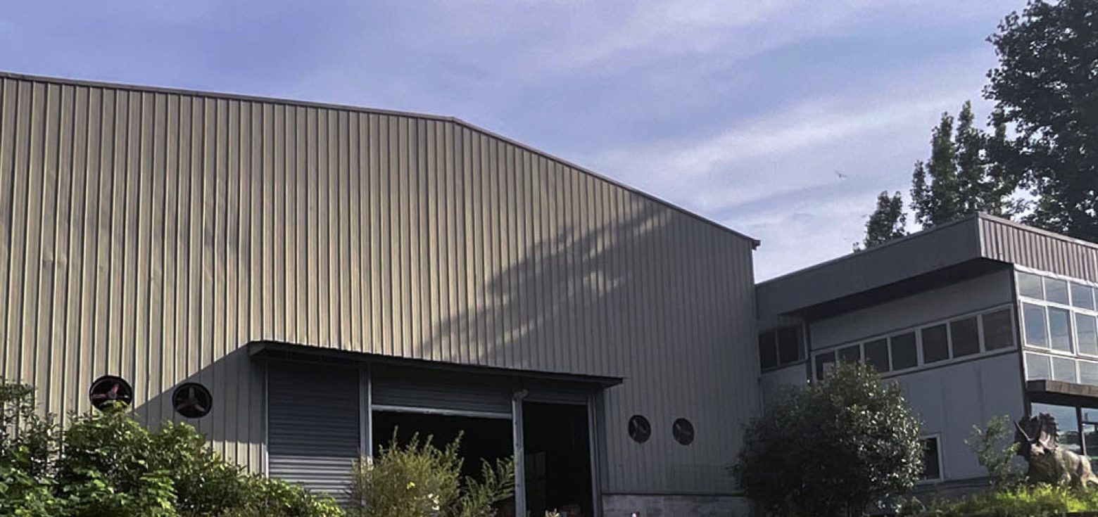 The Production Factory of ForestPaintingLantern, a Chinese Lantern Manufacturer.