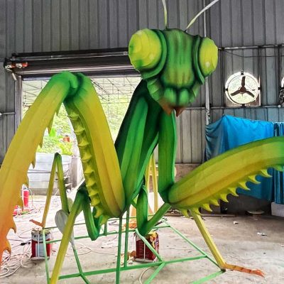 Art-Grade Color Spraying Process for Large Chinese Insect Lanterns.