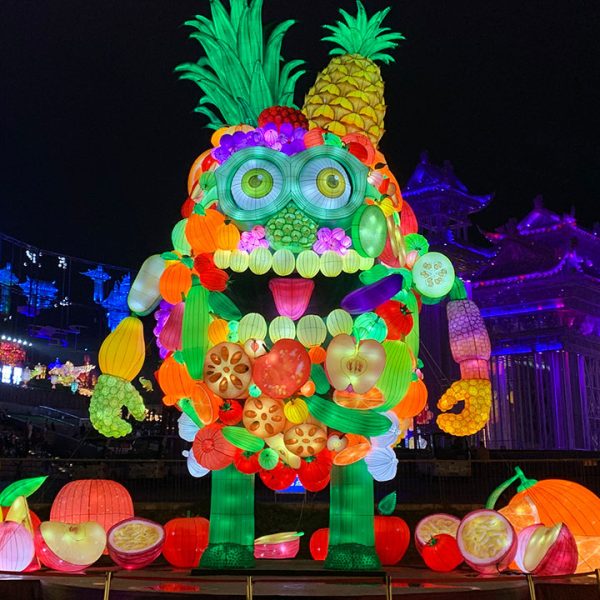 Colorful Mid-Autumn Festival lanterns composed of fruits and vegetables.
