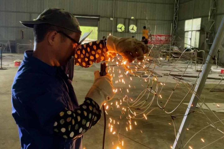 The Welding Process in Modern Lantern-Making